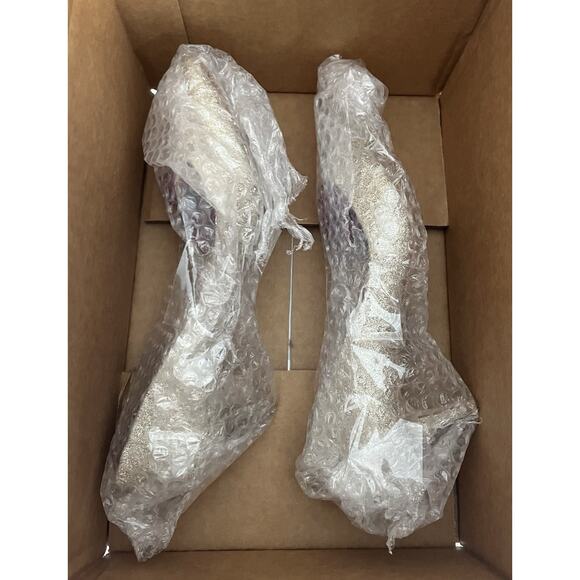 NWOT Jewel Badgley Mischka Royalty Pumps Gold Glitter Size 7 - Picture 6 of 7